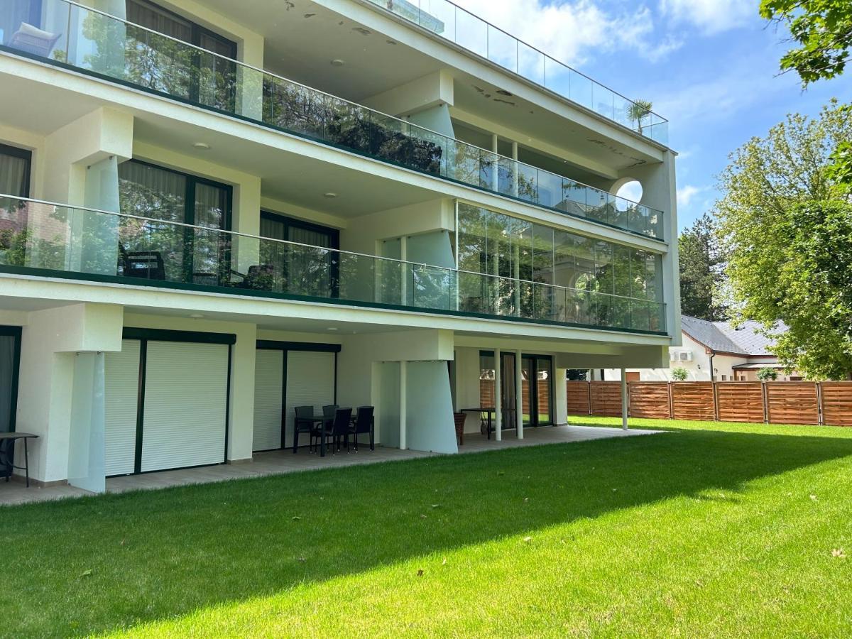 Villa Bauhaus Dream Deluxe T Siofok Exterior photo